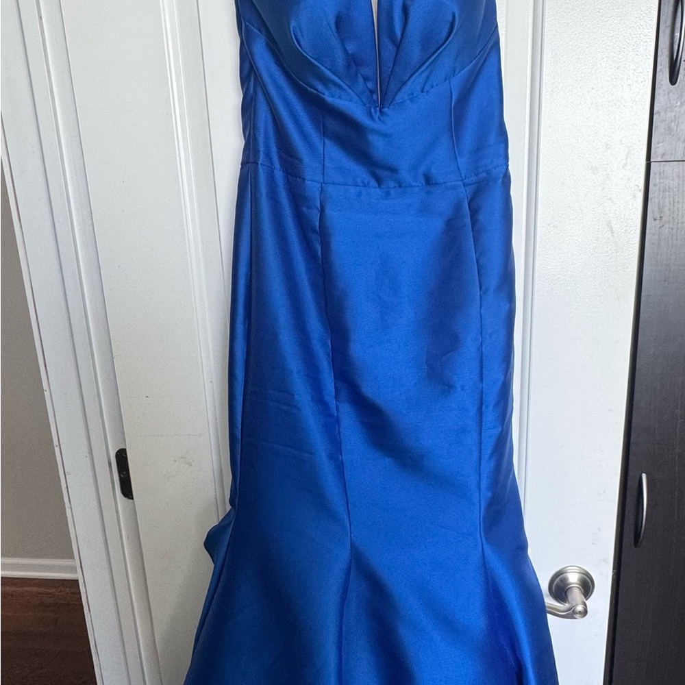 Elegant Blue Evening Gown